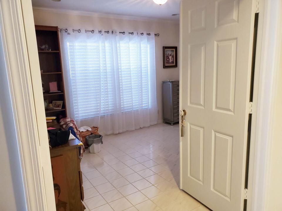 出租: $5,700 (3 贝兹, 3 浴室, 2562 平方英尺)