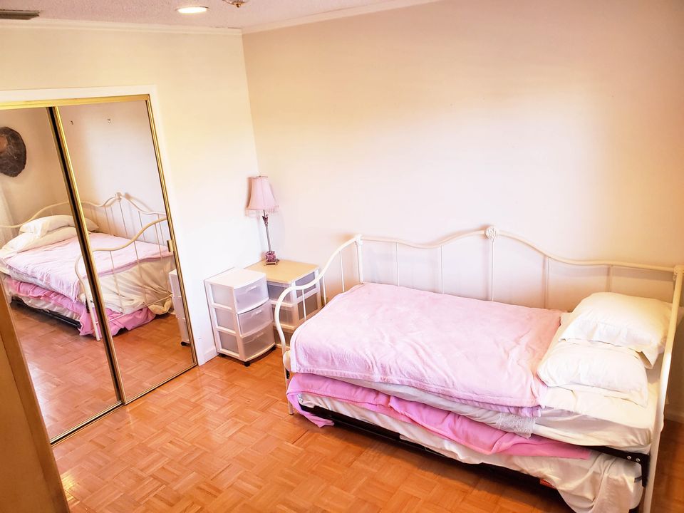 出租: $5,700 (3 贝兹, 3 浴室, 2562 平方英尺)