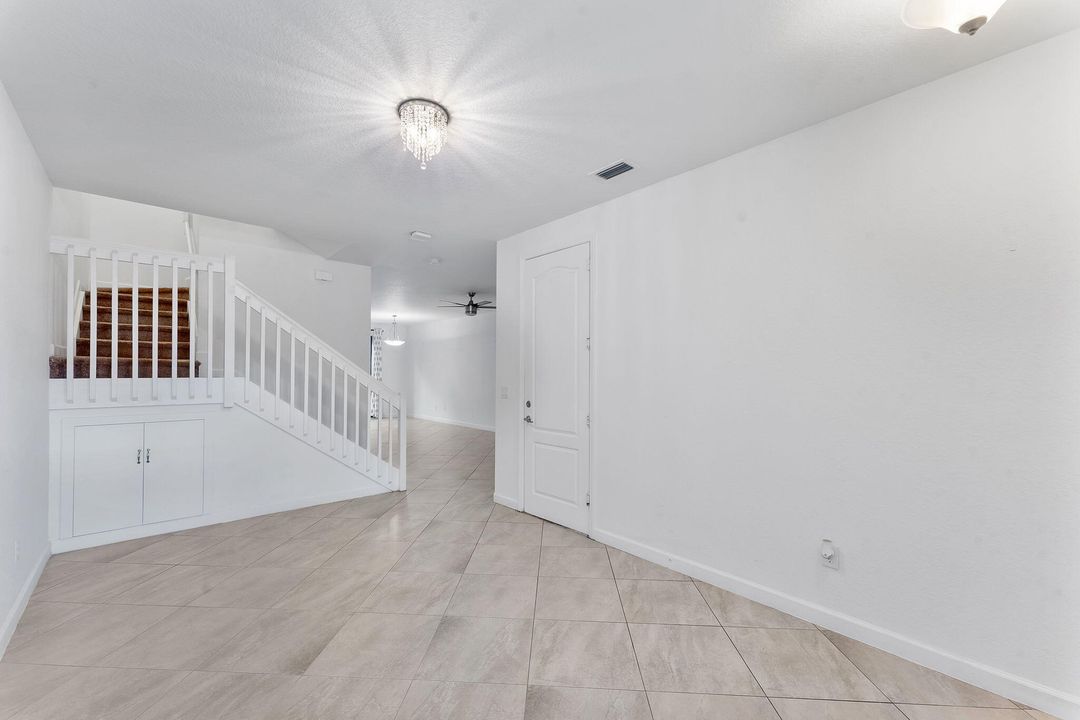 For Sale: $529,999 (3 beds, 2 baths, 1829 Square Feet)