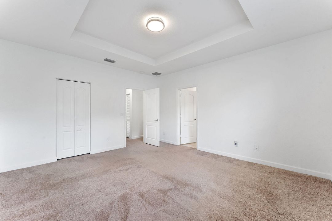 For Sale: $529,999 (3 beds, 2 baths, 1829 Square Feet)