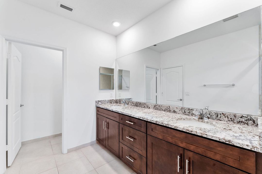 For Sale: $529,999 (3 beds, 2 baths, 1829 Square Feet)