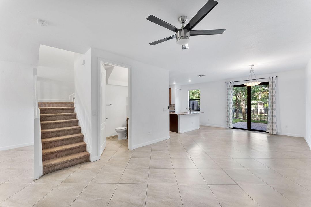 For Sale: $529,999 (3 beds, 2 baths, 1829 Square Feet)