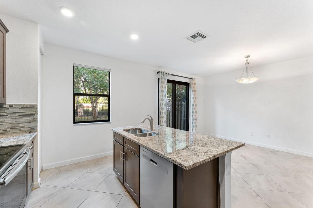 For Sale: $529,999 (3 beds, 2 baths, 1829 Square Feet)