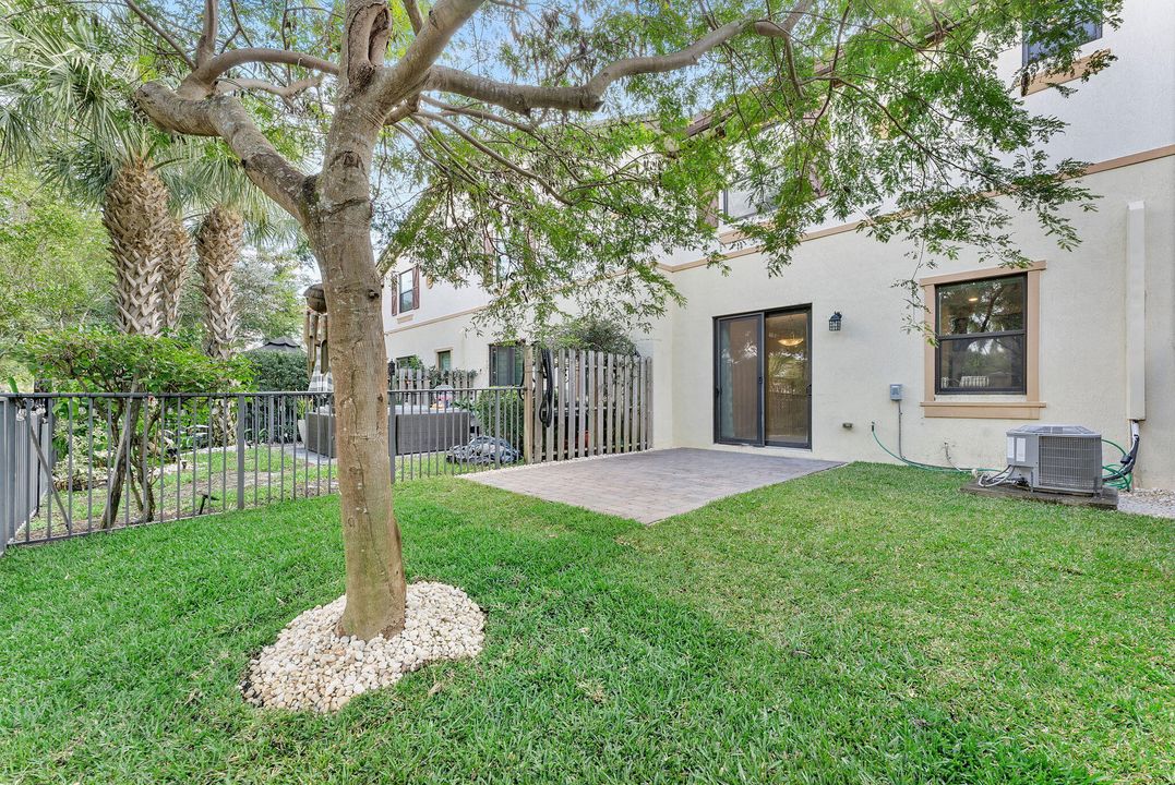 For Sale: $529,999 (3 beds, 2 baths, 1829 Square Feet)