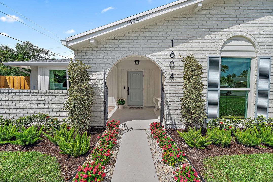 For Rent: $6,000 (3 beds, 2 baths, 1648 Square Feet)