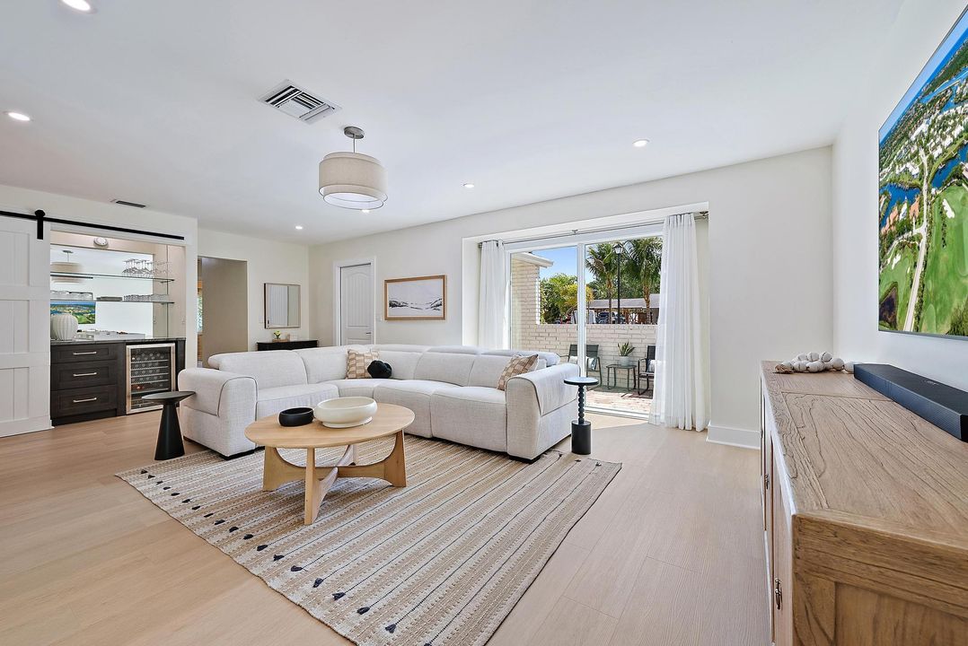 For Rent: $6,000 (3 beds, 2 baths, 1648 Square Feet)