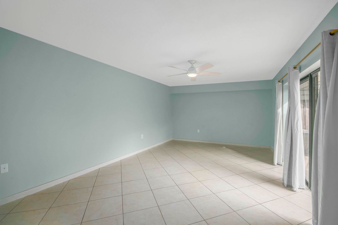 待售: $293,000 (2 贝兹, 2 浴室, 1236 平方英尺)