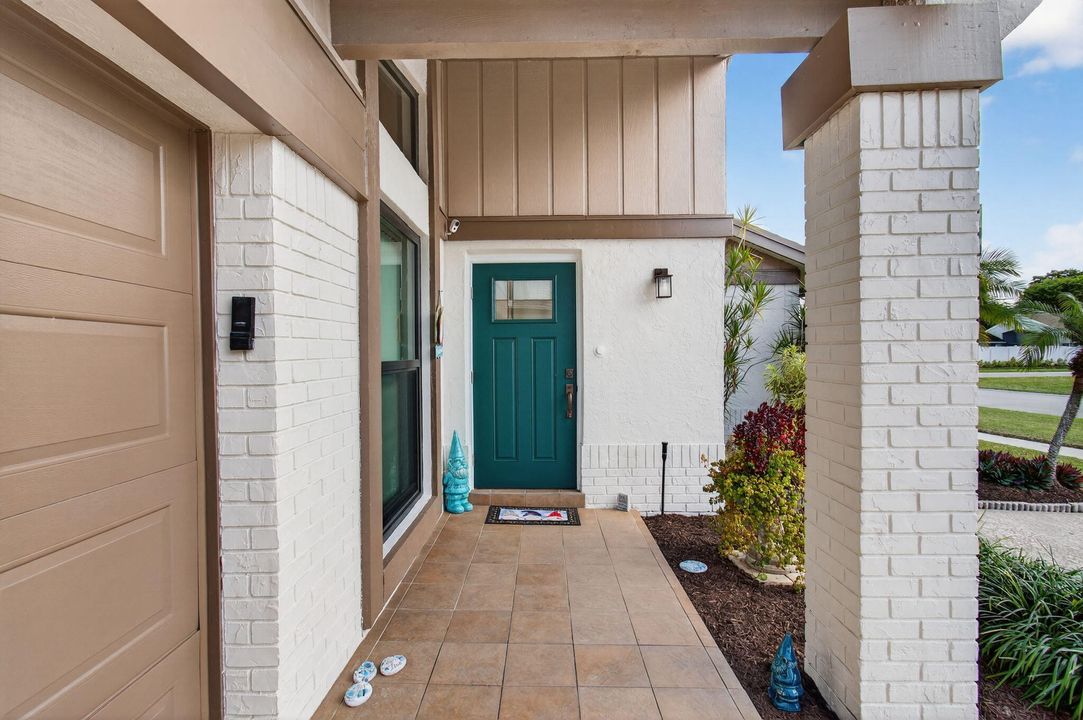 For Sale: $649,900 (3 beds, 2 baths, 1592 Square Feet)