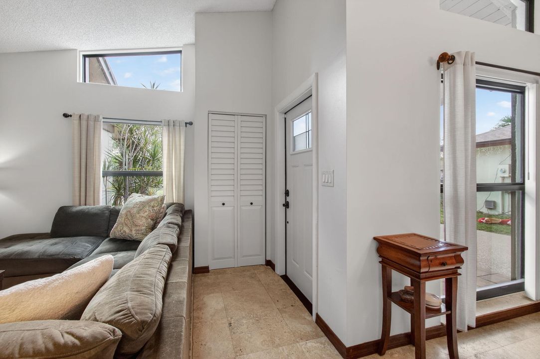 For Sale: $649,900 (3 beds, 2 baths, 1592 Square Feet)