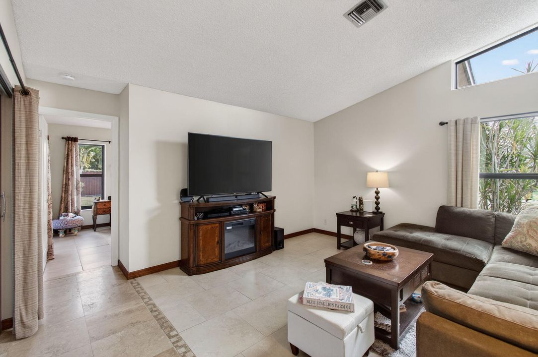 For Sale: $649,900 (3 beds, 2 baths, 1592 Square Feet)