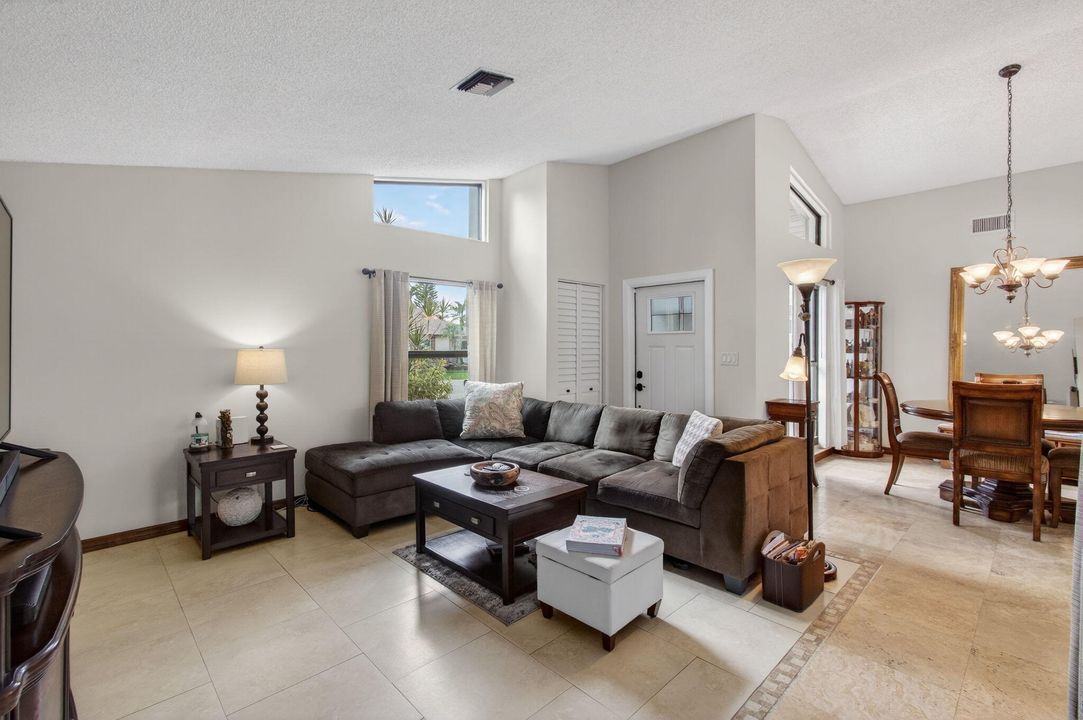 For Sale: $649,900 (3 beds, 2 baths, 1592 Square Feet)