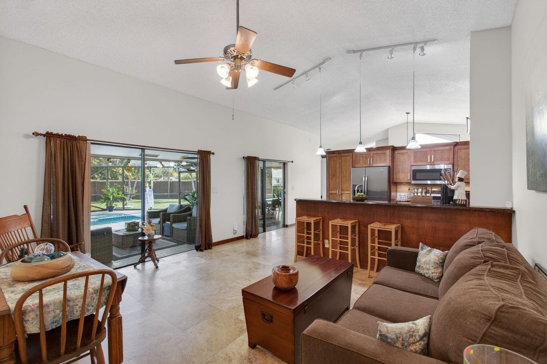 For Sale: $649,900 (3 beds, 2 baths, 1592 Square Feet)