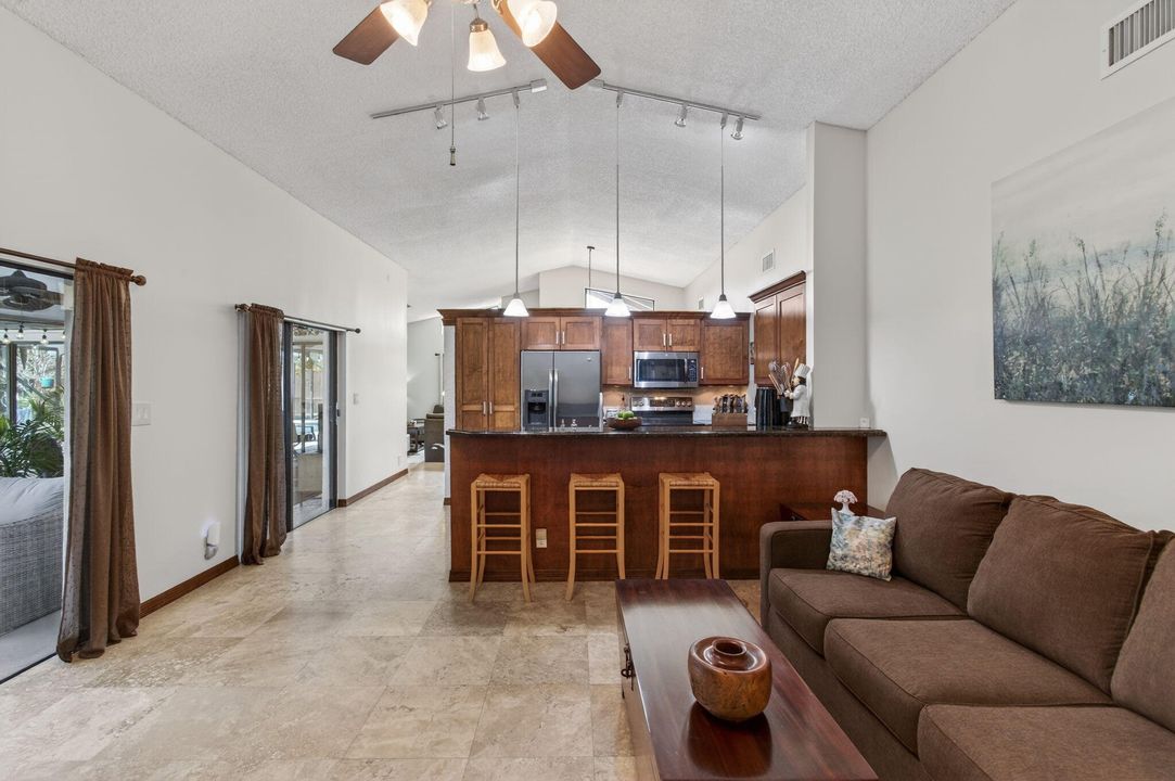 For Sale: $649,900 (3 beds, 2 baths, 1592 Square Feet)