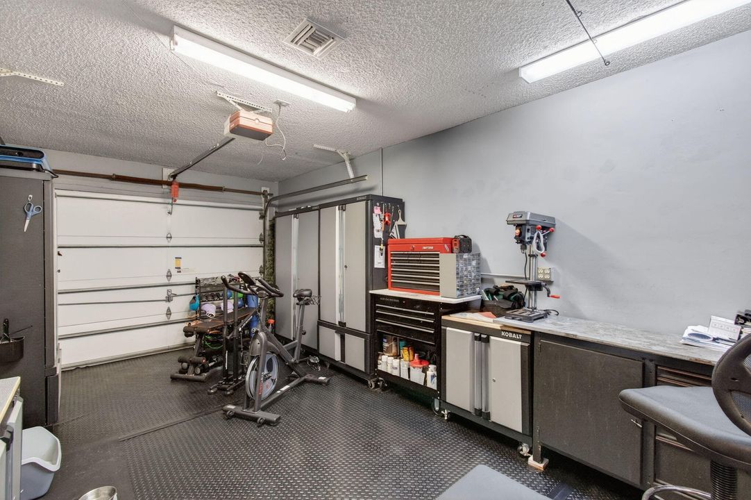 For Sale: $649,900 (3 beds, 2 baths, 1592 Square Feet)