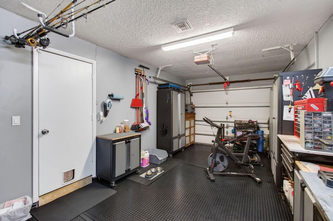 For Sale: $649,900 (3 beds, 2 baths, 1592 Square Feet)