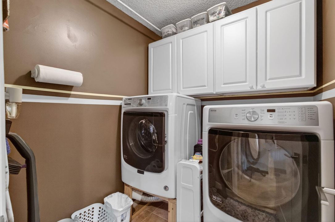 For Sale: $649,900 (3 beds, 2 baths, 1592 Square Feet)