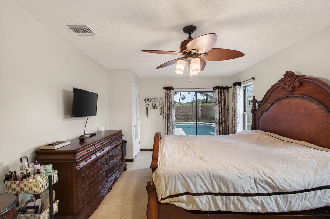 For Sale: $649,900 (3 beds, 2 baths, 1592 Square Feet)