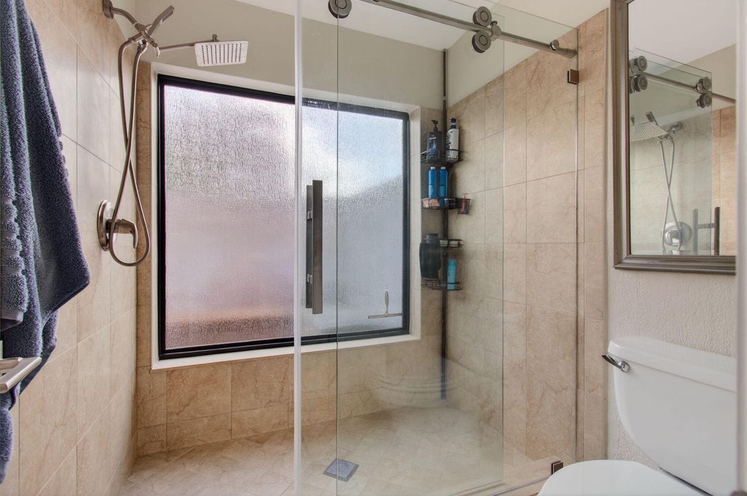 For Sale: $649,900 (3 beds, 2 baths, 1592 Square Feet)