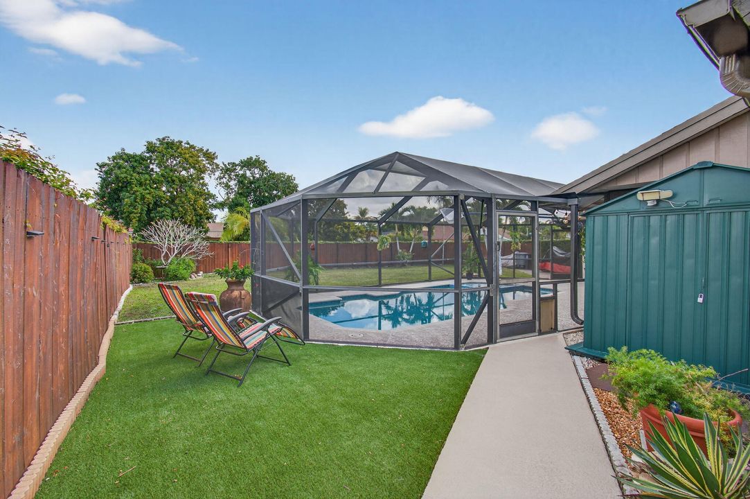 For Sale: $649,900 (3 beds, 2 baths, 1592 Square Feet)