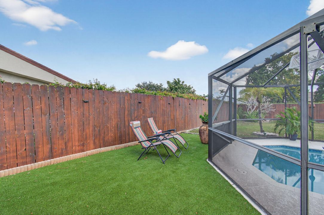 For Sale: $649,900 (3 beds, 2 baths, 1592 Square Feet)