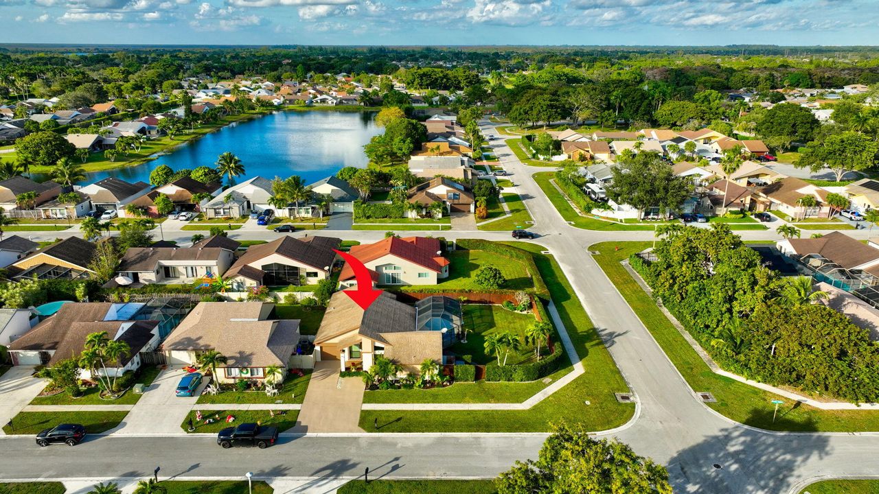 For Sale: $649,900 (3 beds, 2 baths, 1592 Square Feet)