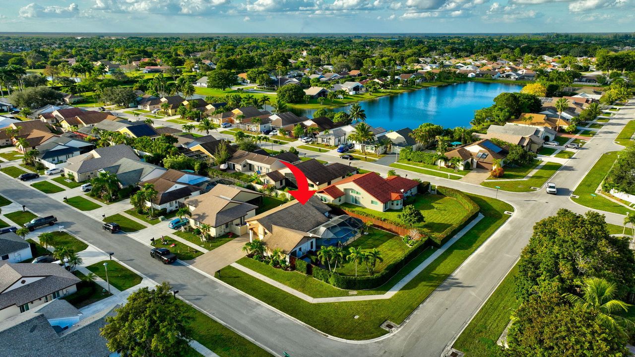 For Sale: $649,900 (3 beds, 2 baths, 1592 Square Feet)