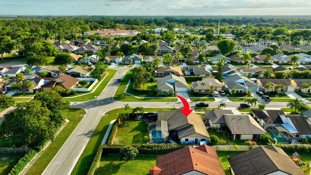 For Sale: $649,900 (3 beds, 2 baths, 1592 Square Feet)