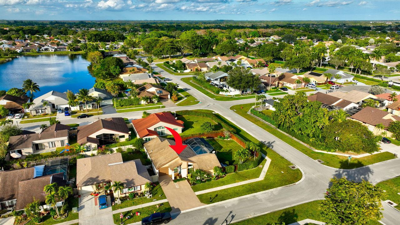 For Sale: $649,900 (3 beds, 2 baths, 1592 Square Feet)