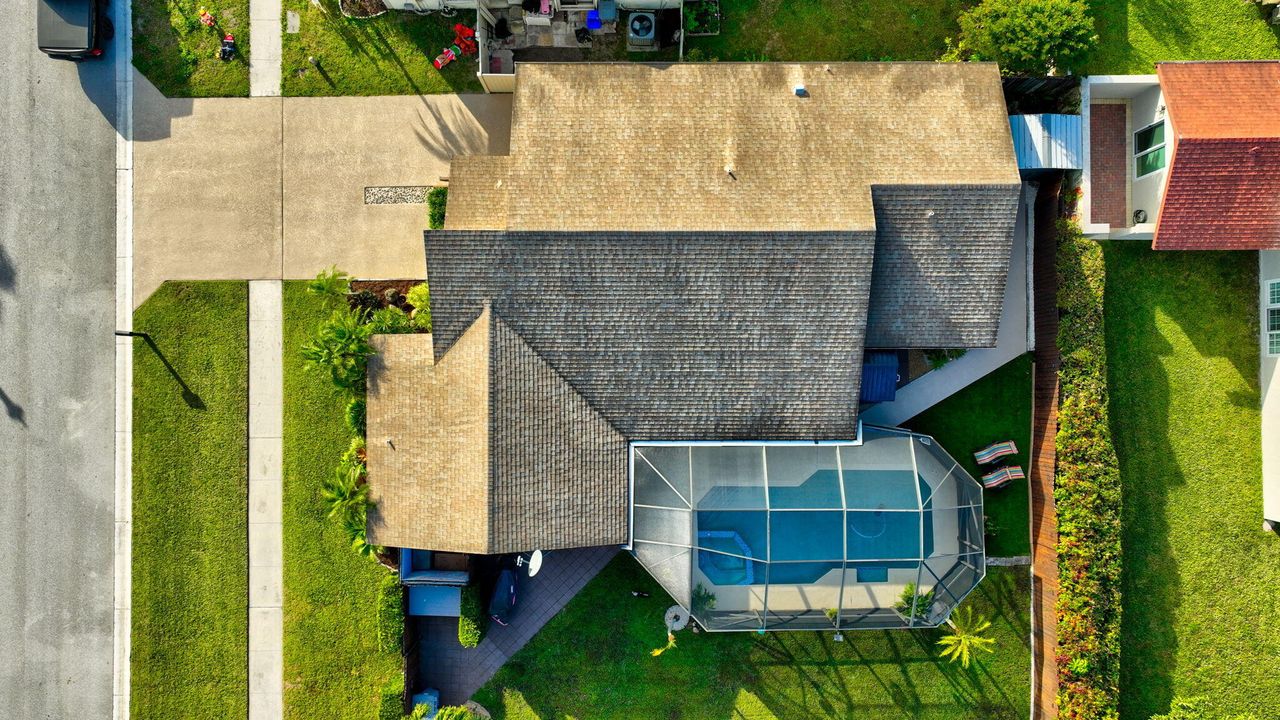 For Sale: $649,900 (3 beds, 2 baths, 1592 Square Feet)