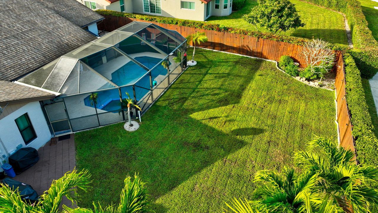 For Sale: $649,900 (3 beds, 2 baths, 1592 Square Feet)