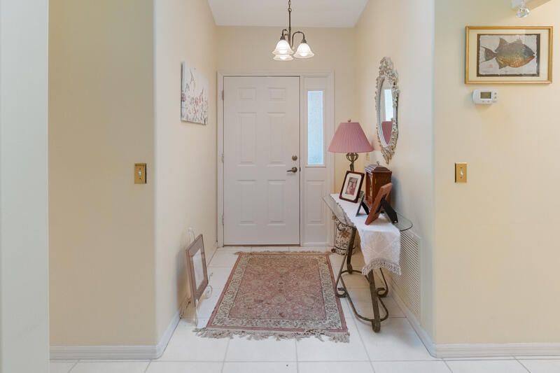 На продажу: $349,999 (3 спален, 2 ванн, 1450 Квадратных фут)