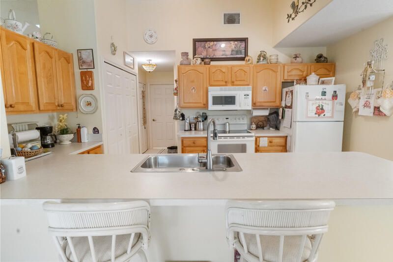 На продажу: $349,999 (3 спален, 2 ванн, 1450 Квадратных фут)