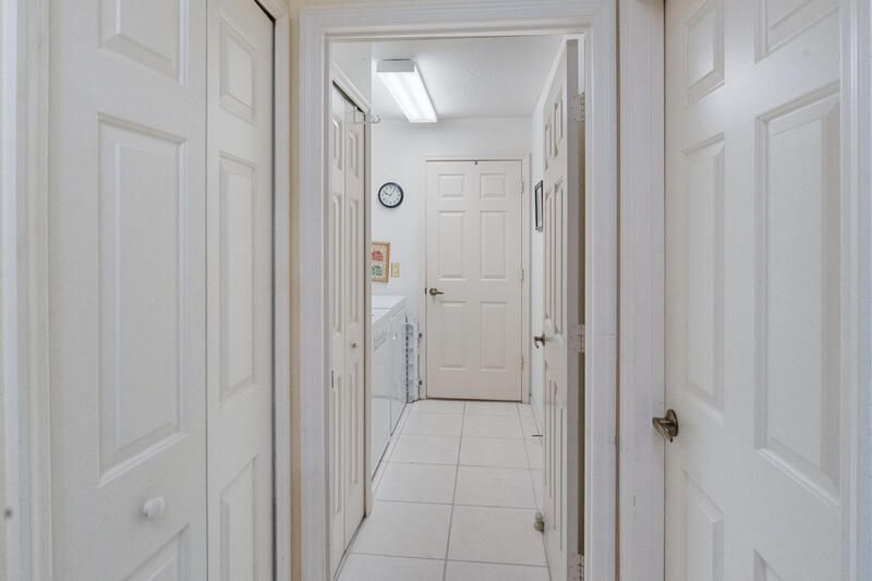 На продажу: $349,999 (3 спален, 2 ванн, 1450 Квадратных фут)