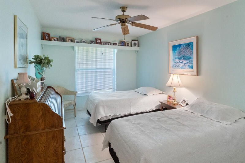 На продажу: $349,999 (3 спален, 2 ванн, 1450 Квадратных фут)