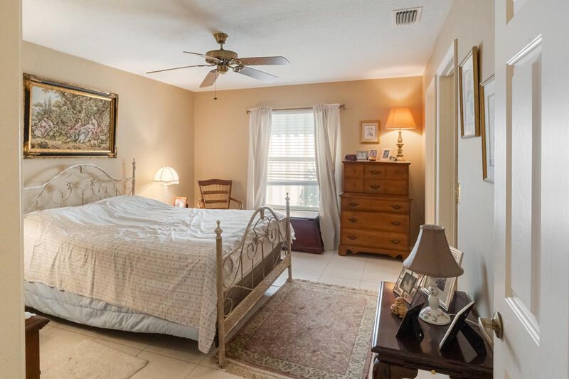 На продажу: $349,999 (3 спален, 2 ванн, 1450 Квадратных фут)