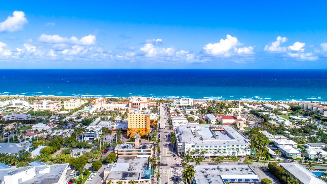 For Sale: $159,000 (2 beds, 2 baths, 930 Square Feet)