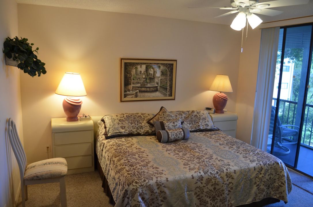 For Sale: $159,000 (2 beds, 2 baths, 930 Square Feet)