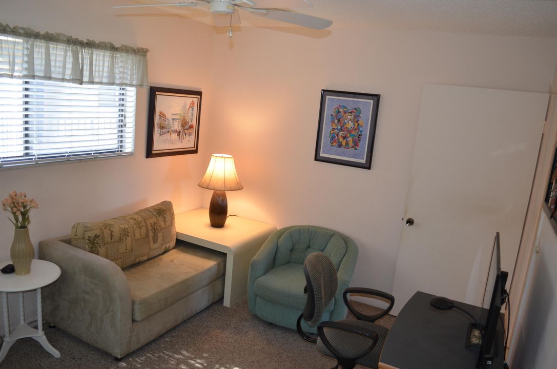 For Sale: $159,000 (2 beds, 2 baths, 930 Square Feet)