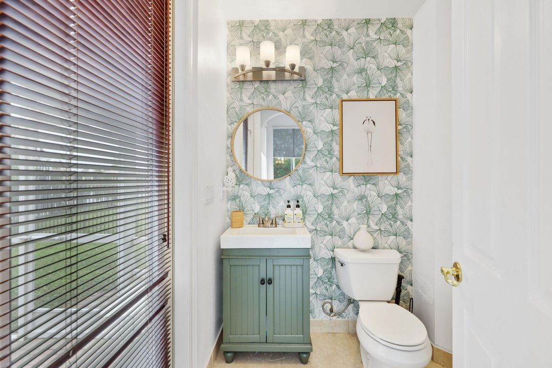 待售: $1,599,999 (6 贝兹, 4 浴室, 4745 平方英尺)