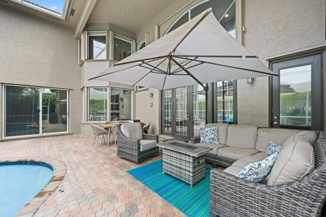 待售: $1,599,999 (6 贝兹, 4 浴室, 4745 平方英尺)