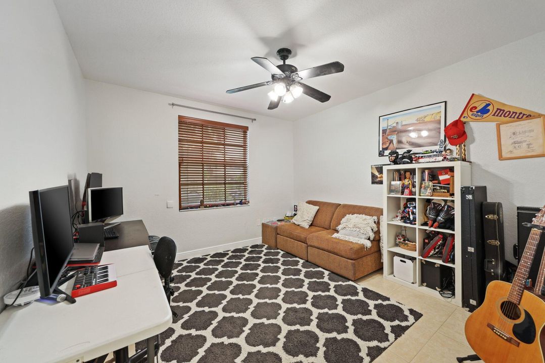 待售: $1,599,999 (6 贝兹, 4 浴室, 4745 平方英尺)