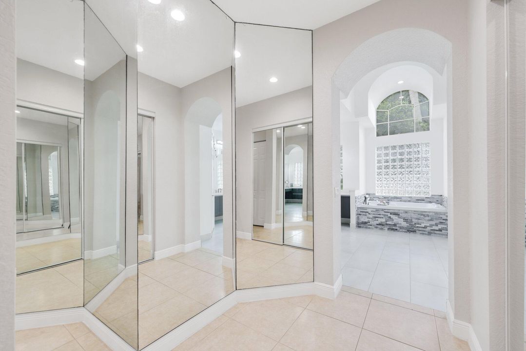 待售: $1,599,999 (6 贝兹, 4 浴室, 4745 平方英尺)