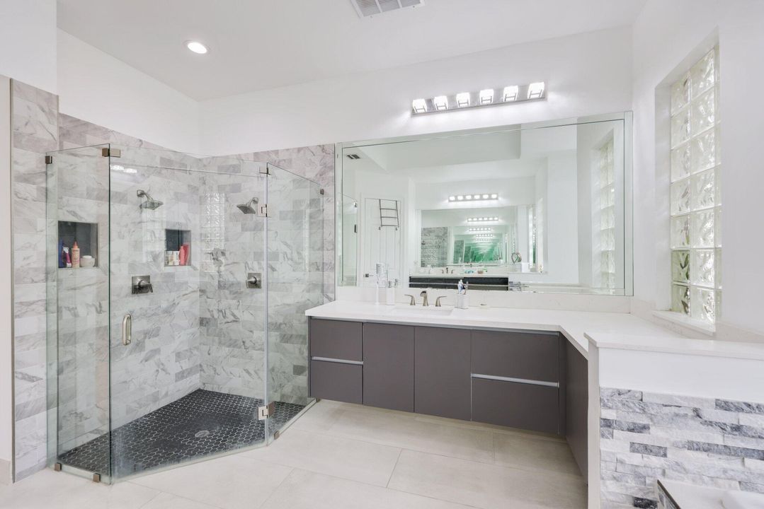 待售: $1,599,999 (6 贝兹, 4 浴室, 4745 平方英尺)