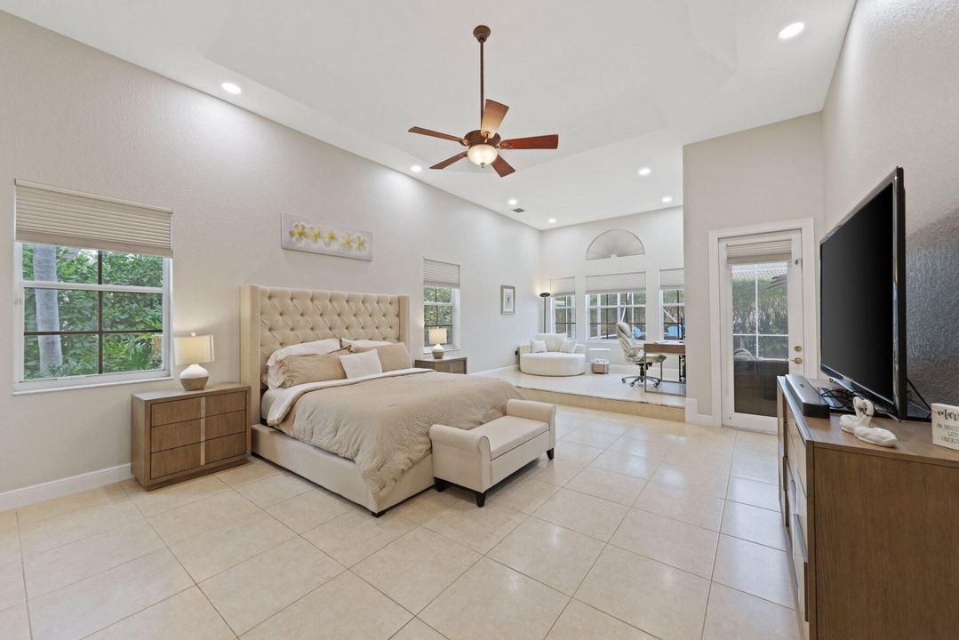 待售: $1,599,999 (6 贝兹, 4 浴室, 4745 平方英尺)