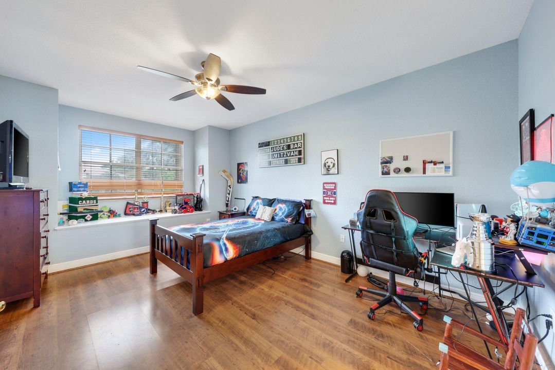 待售: $1,599,999 (6 贝兹, 4 浴室, 4745 平方英尺)