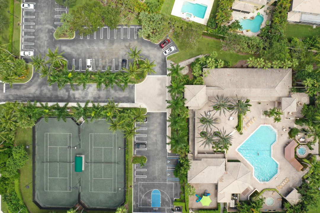 待售: $1,599,999 (6 贝兹, 4 浴室, 4745 平方英尺)