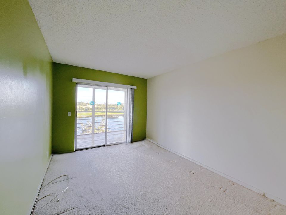 待售: $84,900 (2 贝兹, 2 浴室, 896 平方英尺)