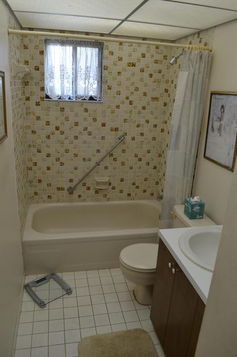 For Sale: $159,000 (2 beds, 2 baths, 930 Square Feet)