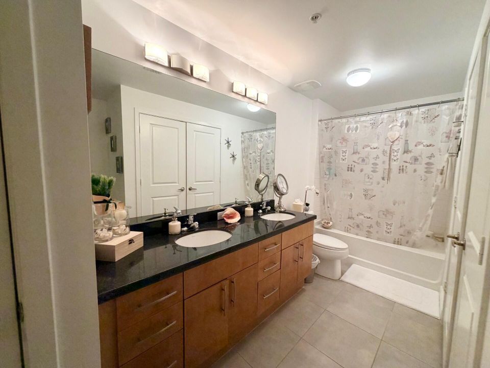 В аренду: $2,800 (1 спален, 1 ванн, 893 Квадратных фут)