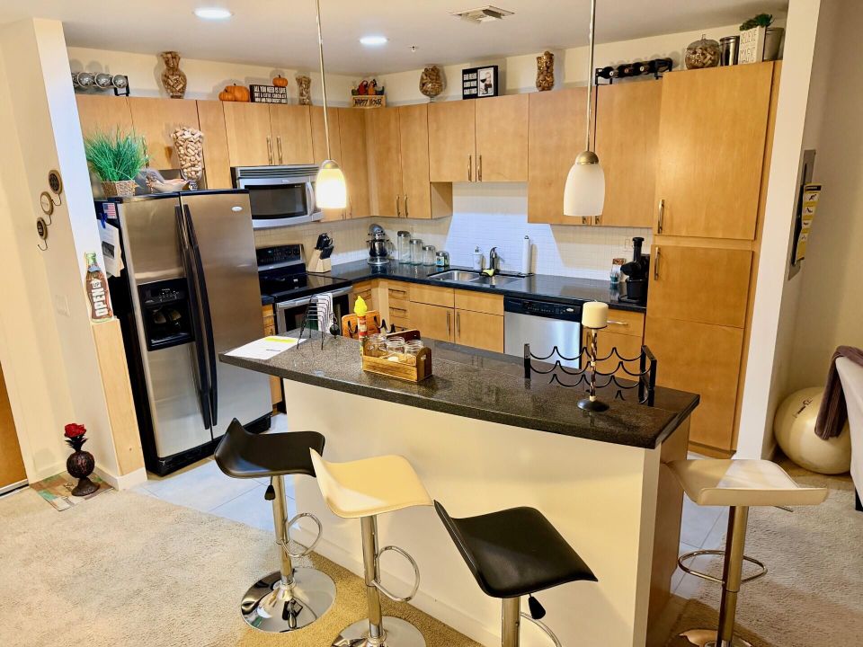 В аренду: $2,800 (1 спален, 1 ванн, 893 Квадратных фут)